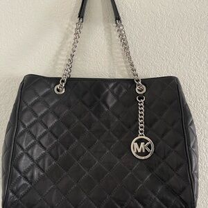 Micheal kors purse